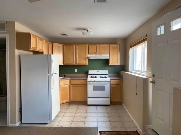 61 Lion St #1, Staten Island, NY 10307