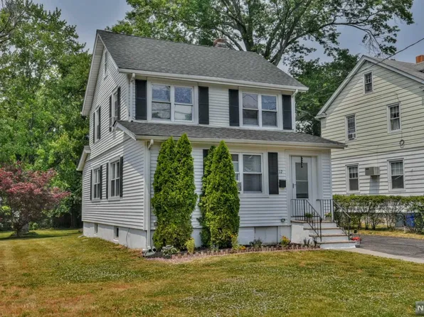 12 Smith St, Waldwick, NJ 07463