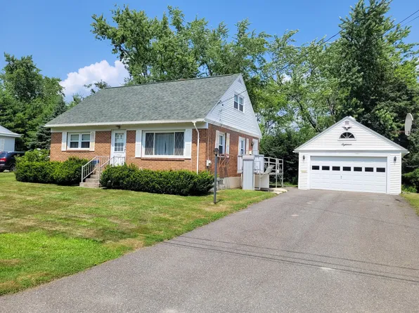 18 Robert Street, Winslow, ME 04901