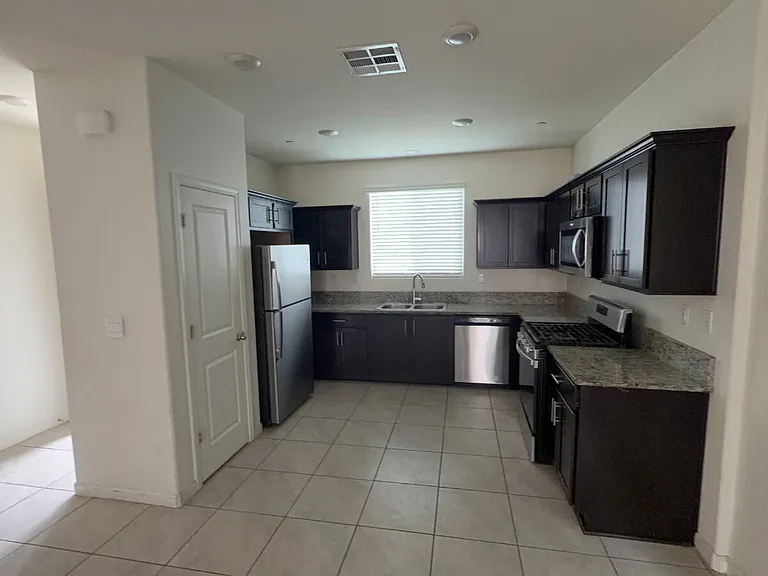 340 Korbel Ave — Photo 3