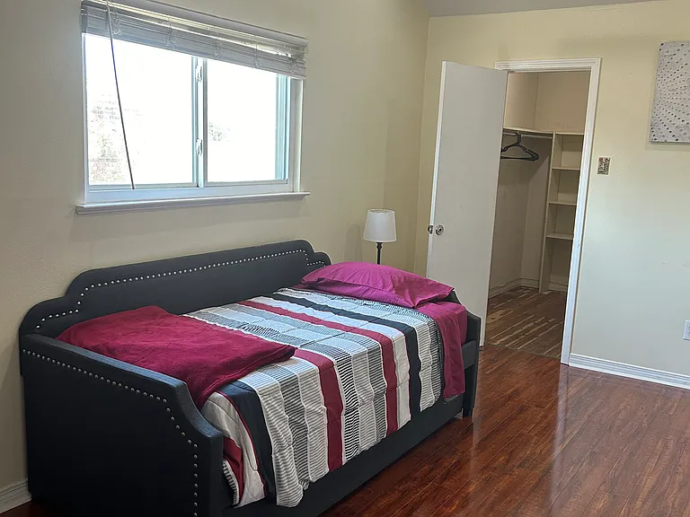2129 Carol Sue Ave — Photo 5