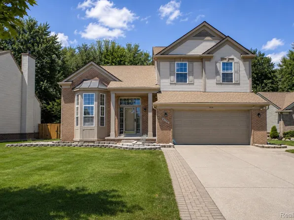 8179 Creekside Dr, Westland, MI 48185