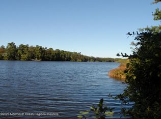 25 Davis Rd, Lakewood, NJ 08701