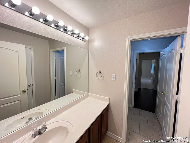 1303 Bluff Frst — Photo 28