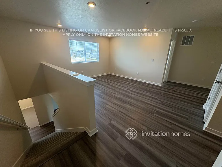 462 Elbert St — Photo 5