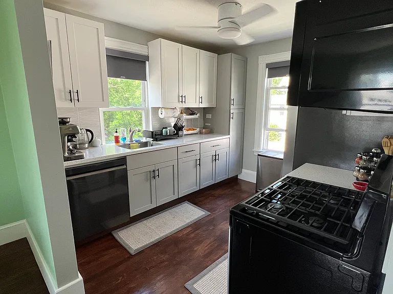 150 Grant St #1 — Photo 13