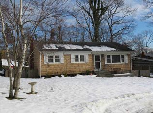 55 Hempstead Dr, Sound Beach, NY