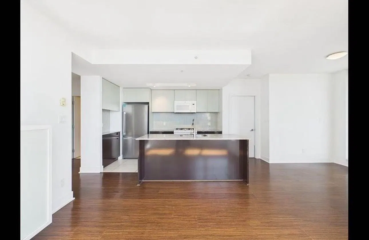 2 bed, 881 sqft, $2,900 — Photo 2
