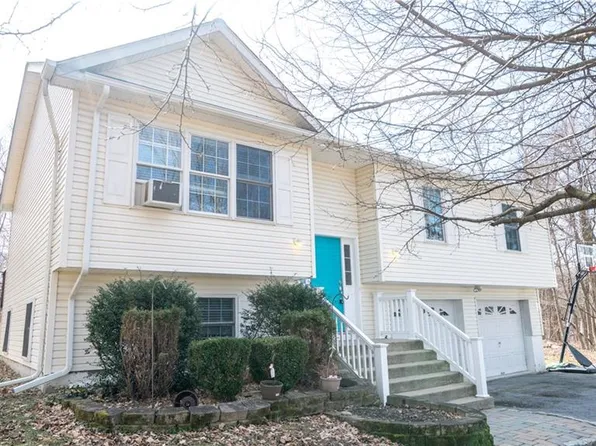 1 Deolinda Dr, Cornwall, NY 12518