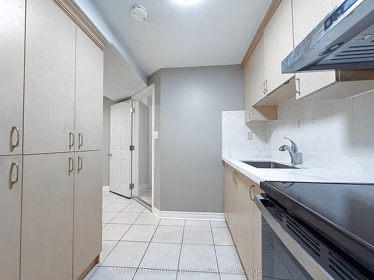 46 Clifton Ct #BASEMENT — Photo 16