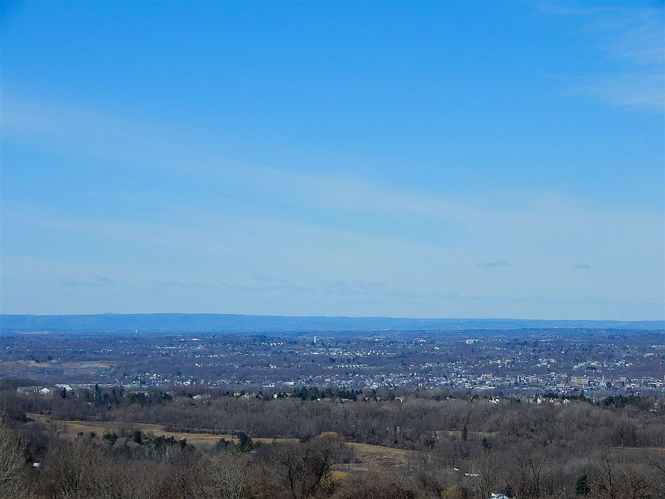 1st image of 8 Skycrest Dr