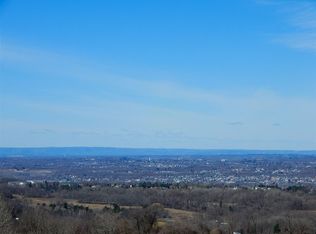 8 Skycrest Dr, Troy, NY 12180