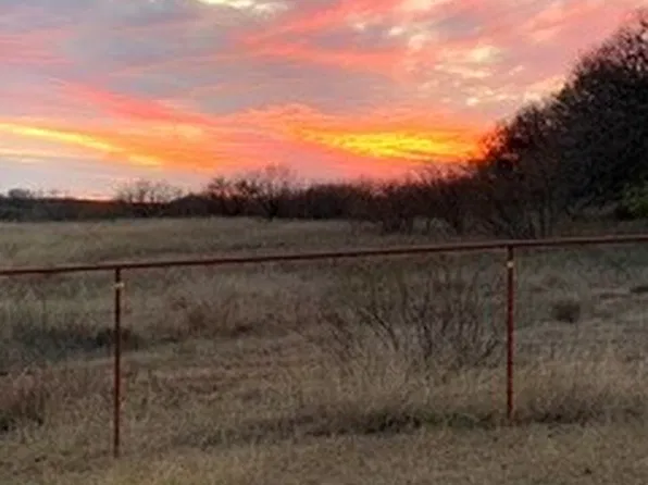 3772 Dewebber Rd, Bowie, TX 76230