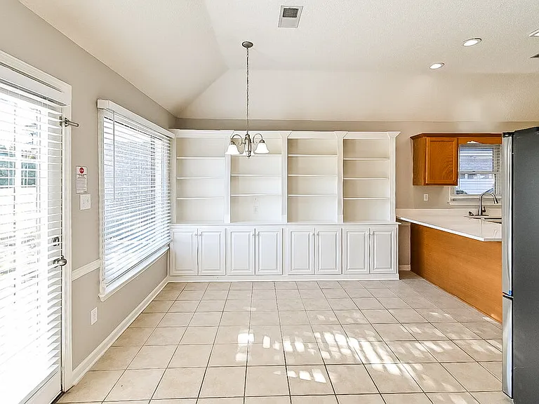 6480 Cheyenne Dr — Photo 6