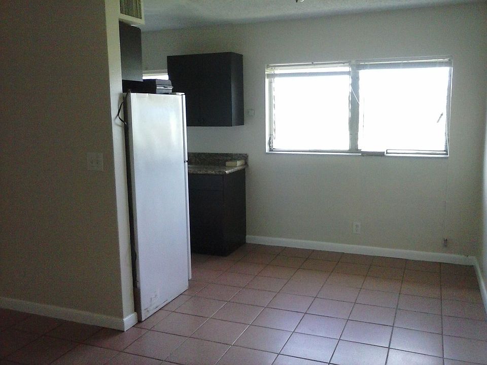 1st image of 2210 NW 7th Ct APT 2