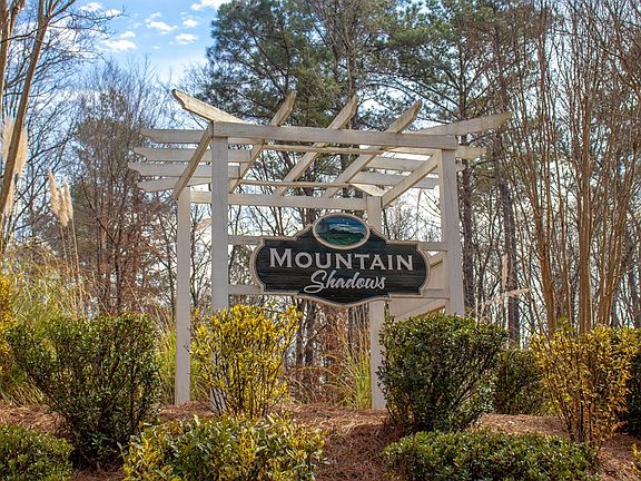 2nd image of 12 Mountain Rd