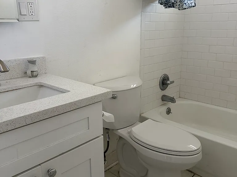 22406 Miramot Rd — Photo 2
