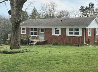 204 Hillcrest Cir, Fayetteville, TN 37334