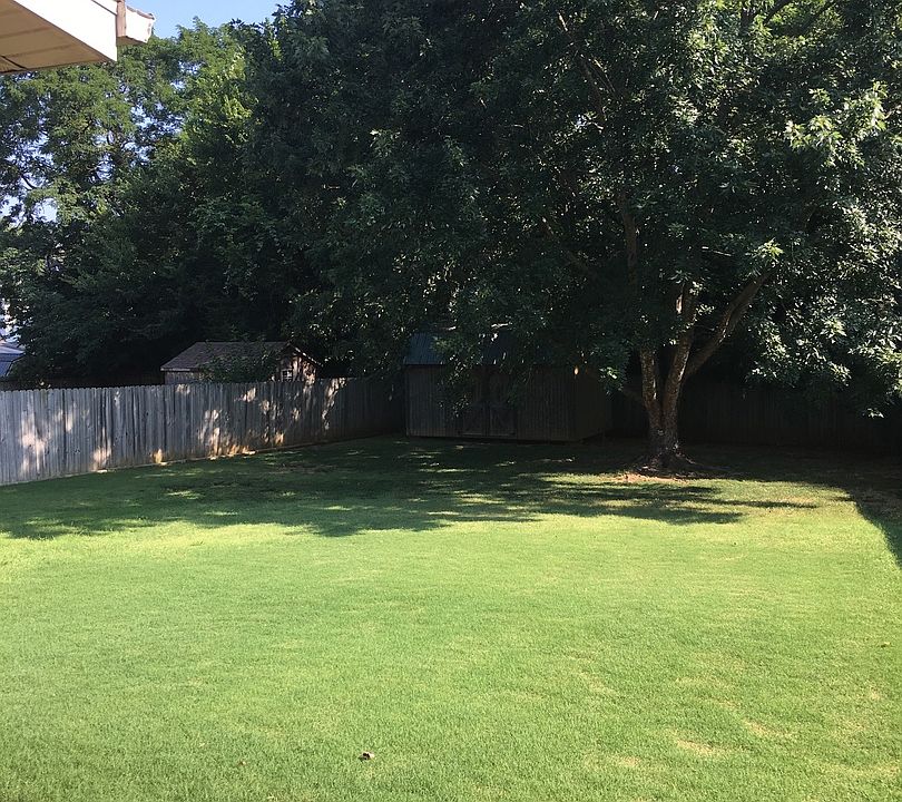 1st image of 1040 E Broadview Dr
