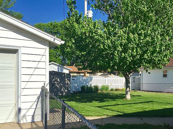 Single garage /stg shed 