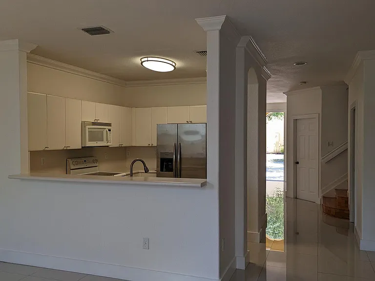 15089 SW 8th Ter — Photo 7
