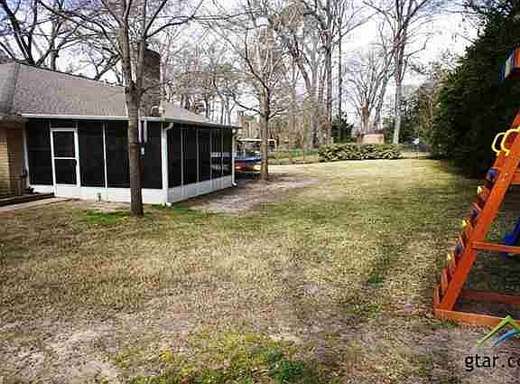 3rd image of 8216 Columbia Dr