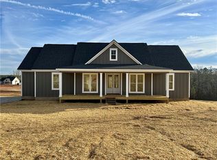 560 The Estates Dr, Walhalla, SC 29691