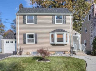 389 Sherwood Rd, Union, NJ 07083