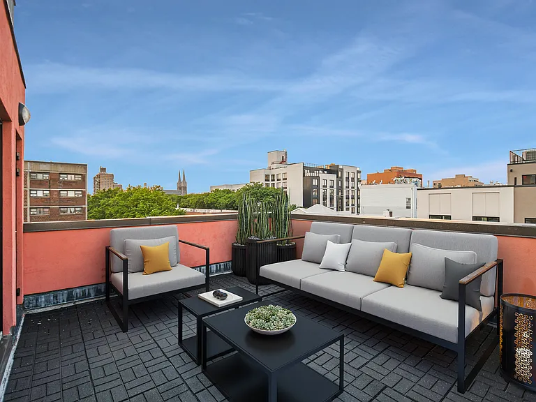 216 Boerum St #4B — Photo 7