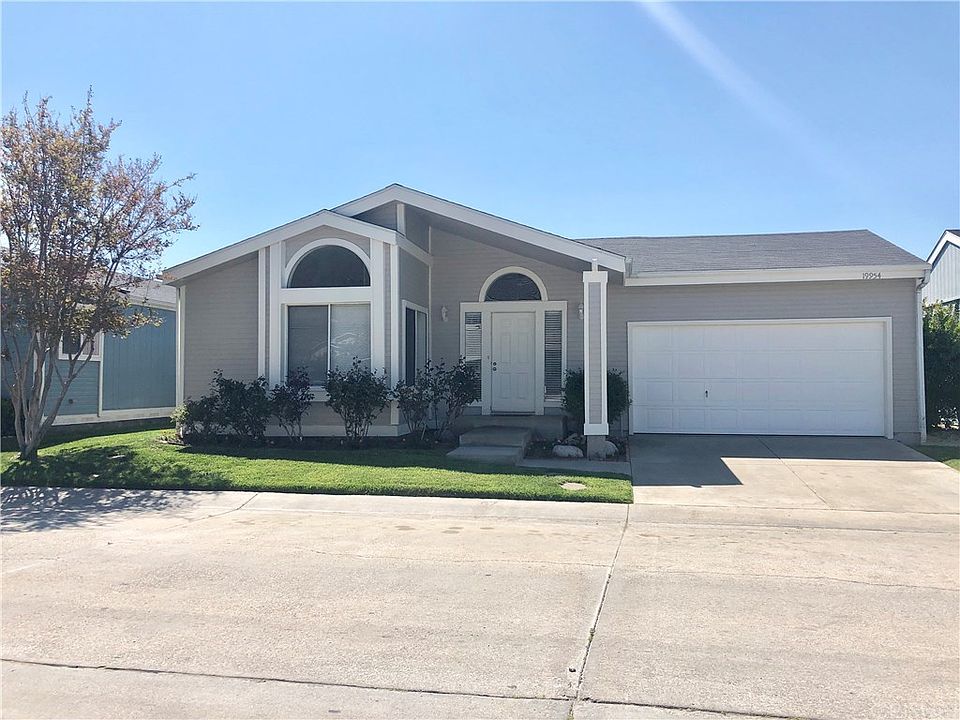 1st image of 19954 Canyon View Dr