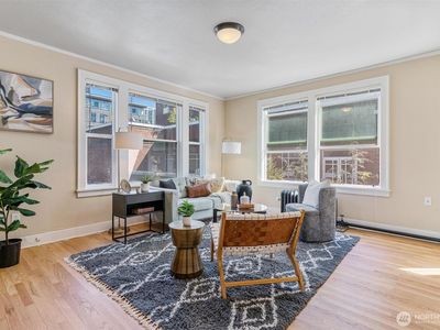 905 NE 43rd Street #111, Seattle, WA, 98105