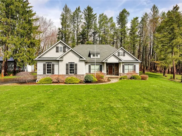 40 Gordon Rd, Spencerport, NY 14559
