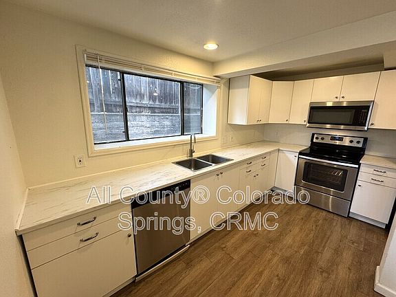 3rd image of 17 N Meade Ave APT 2