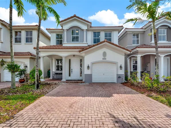 8439 NW 108th Pl, Doral, FL 33178