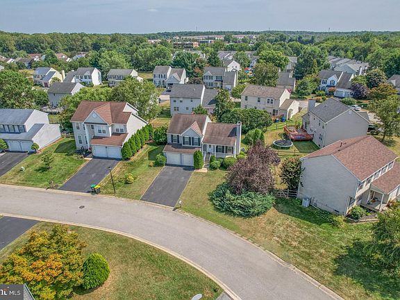 3rd image of 52 Grand Teton Dr