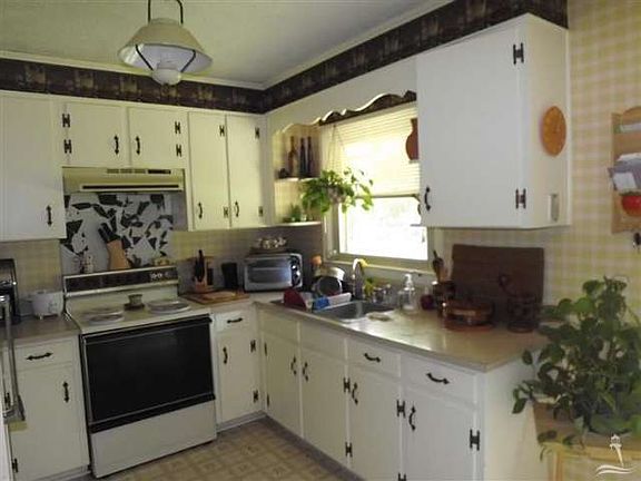 4th image of 91 Pinecroft Dr