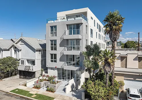Federal Apartments Photo 1