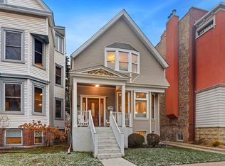 2106 W Addison St, Chicago, IL 60618