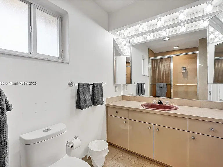 5701 NE 22nd Way — Photo 16