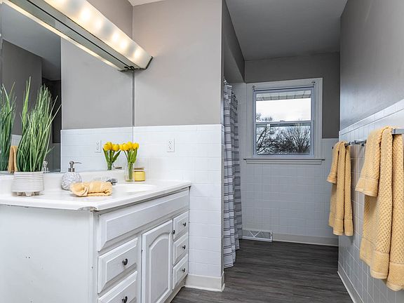 4th image of 4513-4521 Apple Orchard Ln #4519