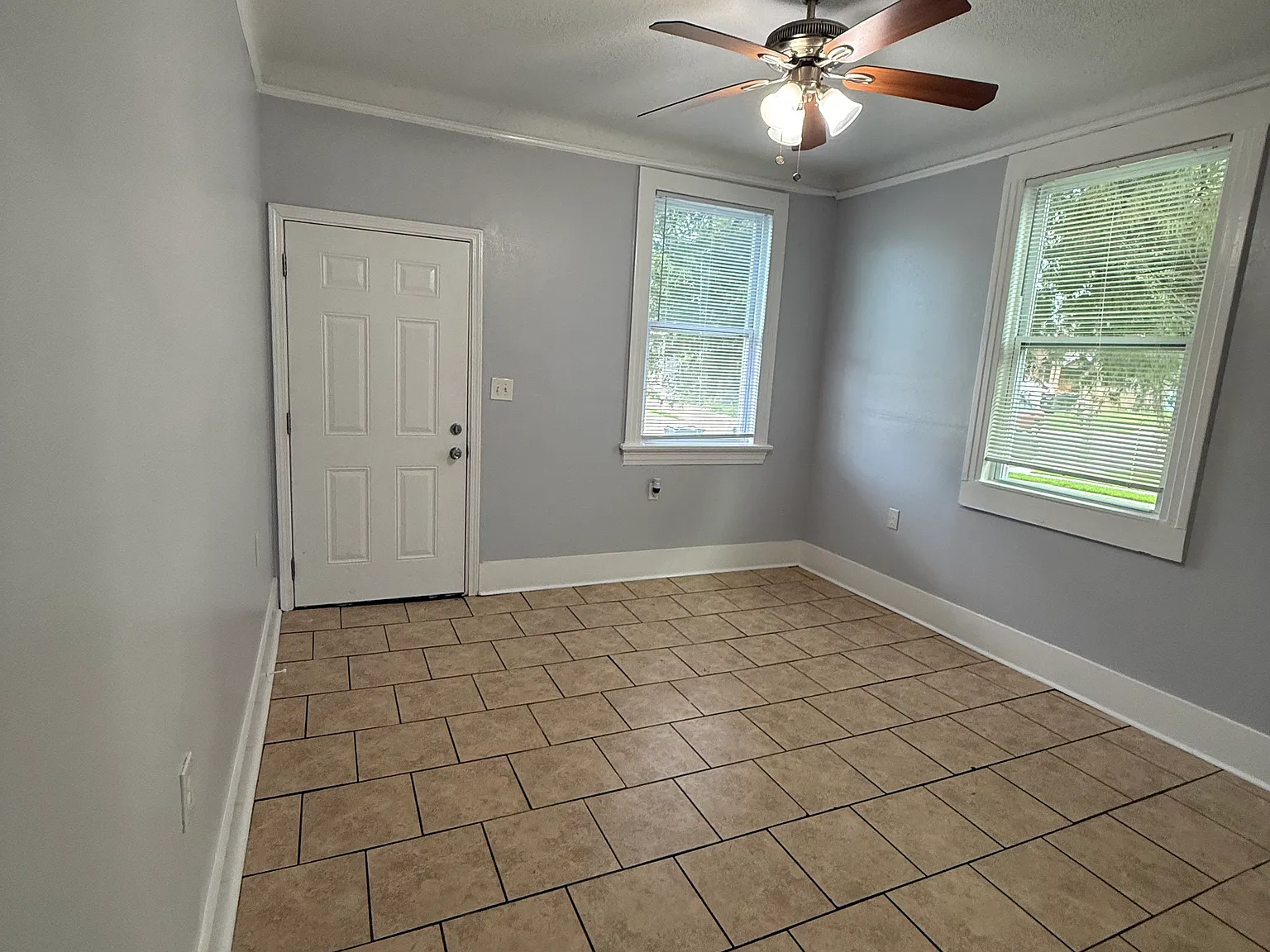 2 bed, 850 sqft, $1,295 — Photo 3