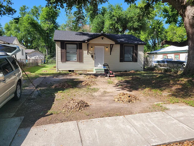2223 Lilly St — Photo 23