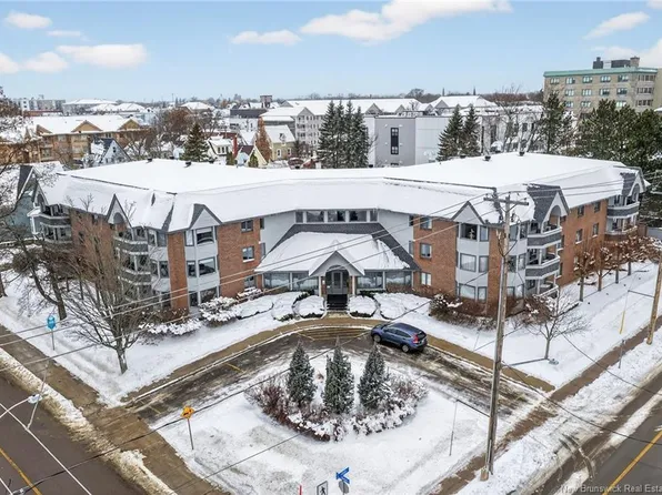 191 Queen St #206, Moncton, NB E1C 1L3