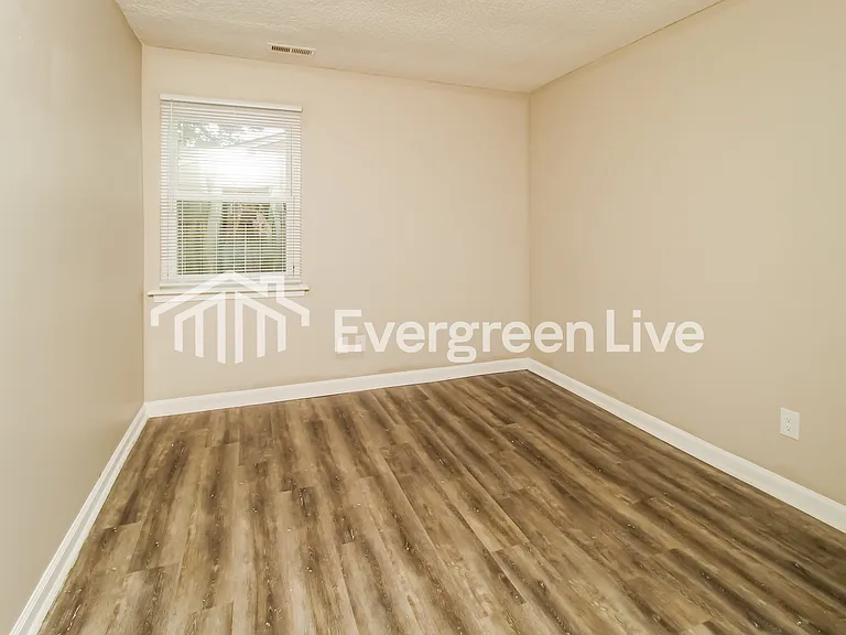 1448 Winslow Ave — Photo 11