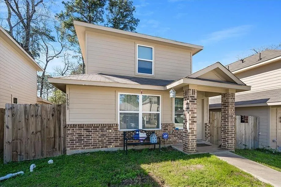 Building Photo - 16693 E Hammon