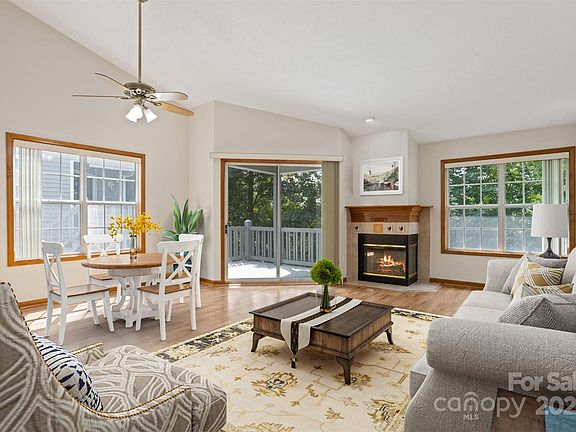 5th image of 242 Laurel Park Pl