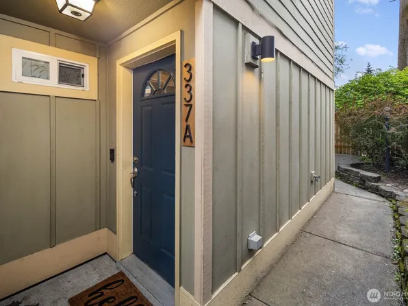 337 N 105th Street #A, Seattle, WA 98133
