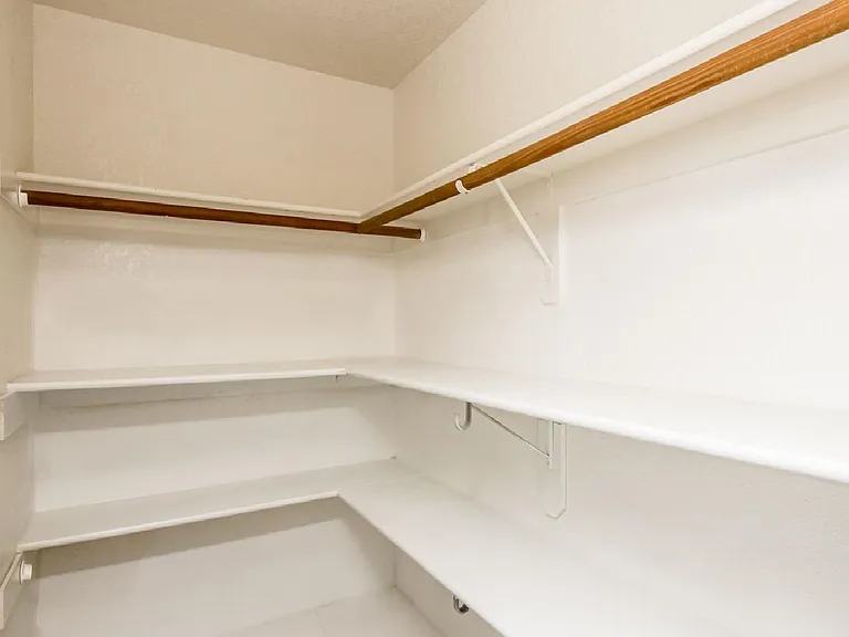 3967 Breakwater Dr — Photo 12