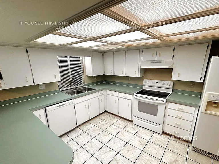 7028 Doehring Dr — Photo 8