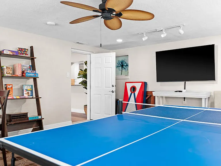 2817 W Woodlawn Ave #ID1053144P — Photo 5